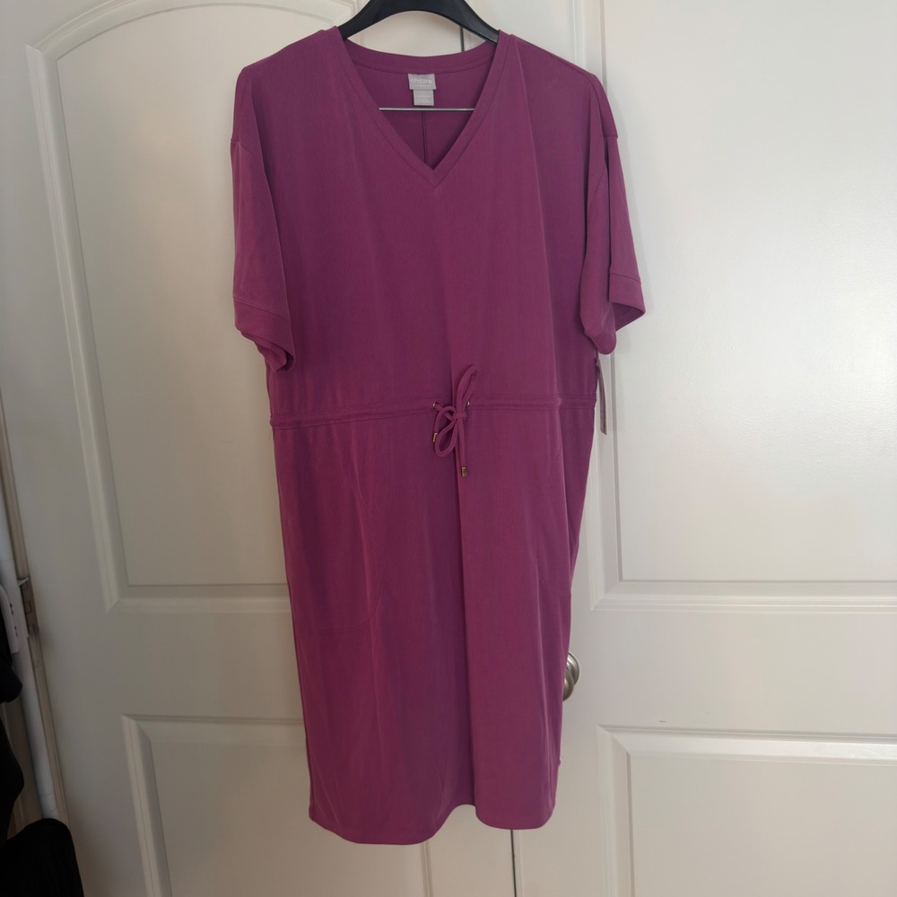 Chicos Zenergy Sandwashed V-Neck Dress Wild Mulberry Purple Size 1 US 8/10 NWT